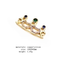 Detalle del conector de joyería en forma de corona dorada con circonitas moradas y blancas - Estilo Corona (4)