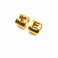 Perle lettre E dorée et breloque cœur ajouré pour bracelets DIY avec finition or 999 - Lettre E (Émail)