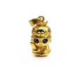 Detalle macro de colgante de Bodhisattva dorado con acabado de oro arena mate y pulido - US 7 / Oro Antiguo