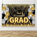 Abschluss-Hintergrund in Schwarz-Gold mit GRAD-Schriftzug, Doktorhut und Ballons - Typ F (110-180cm)