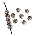 Nahaufnahme von Vintage-Blumenperlen aus Legierung auf einer Schnur für DIY-Schmuck - Vierblättriger Kleeblatt-Blumen-Stil (20#) / 7mm