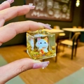 Cute lucky cat figurine charm in transparent cube with gold glitter and hand-held display - Without Buckle (Wealth)