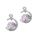 Dettaglio del ciondolo a luna e stella in argento con opale rosa e zirconi incastonati - Argento Rosa