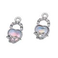 Dettaglio di ciondoli barocchi a forma di cuore con pietra cangiante e fiocco - 10*19MM / Argento e Blu