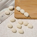 Mat crème witte hars leeuw bedeltjes voor DIY telefoonhoesjes en sieraden maken - Leeuw / 10 Stuks Verpakking / Broken Wit