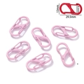 Vista macro di ganci a S in lega di zinco rosa con dimensioni per creazioni fai-da-te - Rosa Chiaro