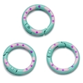 Drie muntgroene ronde veerringen met roze en paarse emaille stippen voor DIY-sieraden - 1 Stuk / Meer Groen