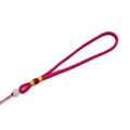Gros plan d'un cordon tressé rose foncé avec des fils colorés et une perle blanche - 5 Pcs/Paquet Environ 11g / Rouge Rose