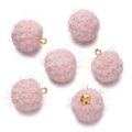 Détail de six pompons en fausse fourrure rose 18mm avec anneaux dorés pour bijoux DIY - Rose Clair