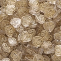 Makroaufnahme von herzförmigen Acrylperlen mit goldenen Blumenmustern für DIY-Schmuck - Goldverziertes Herz-Design (29款) / 10er Pack