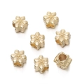 Perles d'espacement dorées en forme de fleur à 6 pétales pour bracelets de bijoux DIY - Fleur à Six Pétales (Style 10) / 10 Pièces/Paquet (9x10,5mm/Trou 4,7mm) / Or