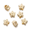 Perles d'espacement fleurs dorées avec gravure d'étoile pour bijoux DIY - Fleur à Cinq Pétales (Style 13) / 5 Pièces/Paquet (12x12mm/Trou 4,8mm) / Or
