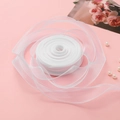 Macro-opname van wit doorschijnend organzalint op roze achtergrond met luxe parelaccenten - 1m/Pak Niet Opgerold Ongeveer 5g / Visstaart Garen Lint-Parel Wit