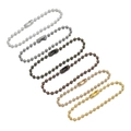 Nahaufnahme von Metallkugelkettchen in Silber, Gold und Bronze für DIY-Schmuckherstellung - Zufällig Gemischt
