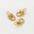 Tre moschettoni a cuore placcati in oro 14K con elegante trama a strisce verticali - 5 Pz/Confezione (14*26.8mm/Apertura 4.3mm) / Placcato Oro 18K
