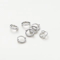 Detalle macro de anillos de cuentas de plata con texturas de cuerda trenzada para joyería DIY - 1.3x3x9mm / Oro Blanco