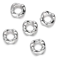 Primer plano de 5 cuentas espaciadoras CCB plateadas irregulares con efecto metal líquido - Anillo de Metal Líquido (White K09) / 10 unidades/Paquete / Plateado