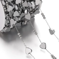 Primer plano de cadena de corazones de acero inoxidable para creación de joyas - Estilo Corazón (JCXZ-8) / 1m / Color acero