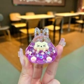 Porte-clés lapin en résine pailletée violette avec une mignonne tête de chat - Violet (Sans Crochet)