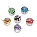 Lot de six pendentifs arbre de vie en verre faits main avec contour en fil d'argent - Rond / 5 Pièces / Rose vif