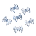 Detailopname van zes lichtblauwe doorschijnende acryl strikkralen voor DIY-werk - 20 stuks/verpakking (14*18mm/Opening 2mm/Dikte 4.7mm) ca. 12g / Transparant blauw