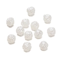 Makroaufnahme von zwölf perlweißen ABS-Resin-Rosenblüten-Perlen für DIY-Schmuckherstellung - 1 Packung / Künstliches Perlweiß-3195 (30 Stk.)