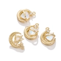 Detail eines Goldmond-Anhängers mit herzförmigem Opalstein und kleinem Straßstein - 1 Stück (15.5x19.5mm, Loch 1.3mm) / Gold Weißer Zirkonia