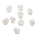 Makro-Detail von 10 unregelmäßigen Barockperlen mit strukturierter Oberfläche für DIY-Schmuck - 1 Packung / Künstliches Perlweiß-4374 (10 Stk.)
