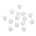 Makroaufnahme der weißen Fünfblatt-Blumenperlen für die DIY-Schmuckherstellung - 1 Packung / Künstliches Perlweiß-5200 (50 Stk.)