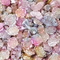 Detailopname van gemengde acryl kralen in roos- en boogvorm voor DIY-sieraden maken - Parel Gemengd-Meerkleurig