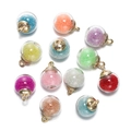 Détail de breloques en verre coloré avec capuchons dorés pour la création de bijoux DIY - Rond-Mélange Aléatoire
