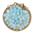 Vue détaillée de perles en verre bleu clair 8mm avec effet nacré dans un plateau doré - Lot de 50 pièces / Bleu et Blanc