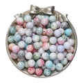 Perles en verre marbré de 10mm pour bijoux présentées sur un plateau argenté décoratif - 20 Pièces/Paquet (10mm) / Mélange Aléatoire