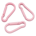 Tre moschettoni in alluminio rosa con chiusura a molla su uno sfondo bianco puro - Fibbia In Alluminio Con Testa Tonda - Rosa Chiaro