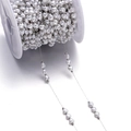Makroansicht einer herzförmigen Perlenkette auf Spule für DIY-Schmuck und Accessoires - Silber-Herz-Stil (AC3109) / 1 Meter/Packung / Stahlfarben
