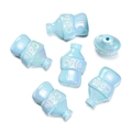 Détail macro de perles bouteille de cola bleues irisées en acrylique pour bijoux DIY - Style Bouteille de Soda de Couleur Unie / 2 Pièces (19x30mm) / Bleu