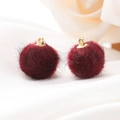 Macro van 15mm bordeauxrode imitatiebont pompons met gouden lussen voor DIY sieraden - 10 Stuks/Verpakking (15mm) / Bordeauxrood
