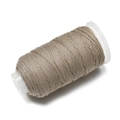 Detailansicht von 1,2 mm taupefarbenem Baumwollfaden auf einer transparenten Spule - 10m/Packung (ca. 9g) / Taupe-Stil(M24)