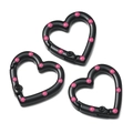 Nahaufnahme schwarzer Herz-Federverschlüsse mit rosa Punkten für DIY-Schmuckzubehör - 2 Stück/Set / Schwarz
