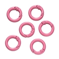 Nahaufnahme von sechs pinkfarbenen matten Metall-Federringen für DIY-Zubehör - 5 Stück/Packung (ca. 3,4x19,5 mm) / Hellrosenrot