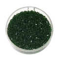 Vista macro di perline di vetro bicono verde smeraldo 2mm per la creazione di gioielli - Vetro Trasparente - Verde Scuro