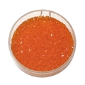 Dettaglio di perle sfaccettate arancioni da 2mm in un vassoio di plastica trasparente - Vetro Trasparente - Arancione