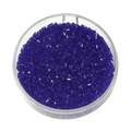 Vista macro di perle di vetro cristallo blu da 2mm sfaccettate per gioielli fai-da-te - Vetro Trasparente - Blu Reale