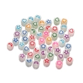 Dettaglio di perle acriliche colorate con forme di stelle, cuori e lune per creazione di gioielli - Set da 100 pezzi / Fiore Luna Stella Multicolore
