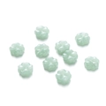 Detalle de cuentas de trébol verde claro de 10mm para accesorios de joyería DIY - Verde Claro Sólido