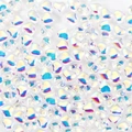 Makro-Detail von transluzenten, irisierenden herzförmigen Acrylperlen für DIY-Schmuck - 20 Stück/Packung (ca. 4g) / Weißes Blaues Glühen
