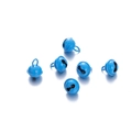 Nahaufnahme der 14mm blau lackierten Metallglocken mit Öse für Bastelarbeiten - 10 Stück/Packung (14x17mm) / Blau