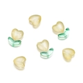 Dettaglio di sei perline a tulipano in vetro DIY con cuori gialli e foglie verdi per gioielli - 10 Perle a Cuore + 10 Perle a Foglia / Perline a Cuore Gialle