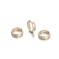 Detailweergave van drie goudkleurige CCB ringkralen met zijgaten voor DIY-sieraden - 50 stuks/verpakking (ca. 8,5g) / Goud Groot Rond
