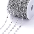 Macro-opname van zirkoon ketting op spoel voor DIY sieraden en maken van kettingen - Pakket van 1 Meter (6.8mm) / Wit K Ketting Witte Zirconia